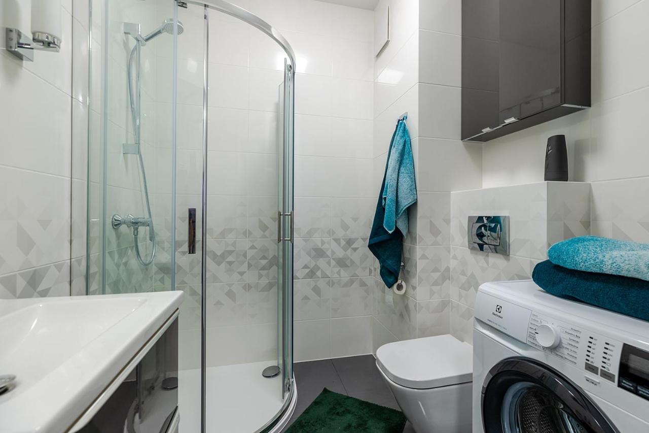 Wola Luxe Apartment Varsó Kültér fotó