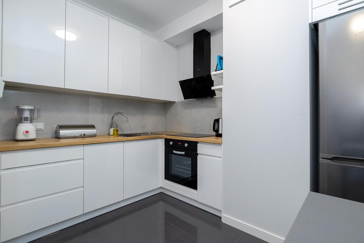 Wola Luxe Apartment Varsó Kültér fotó